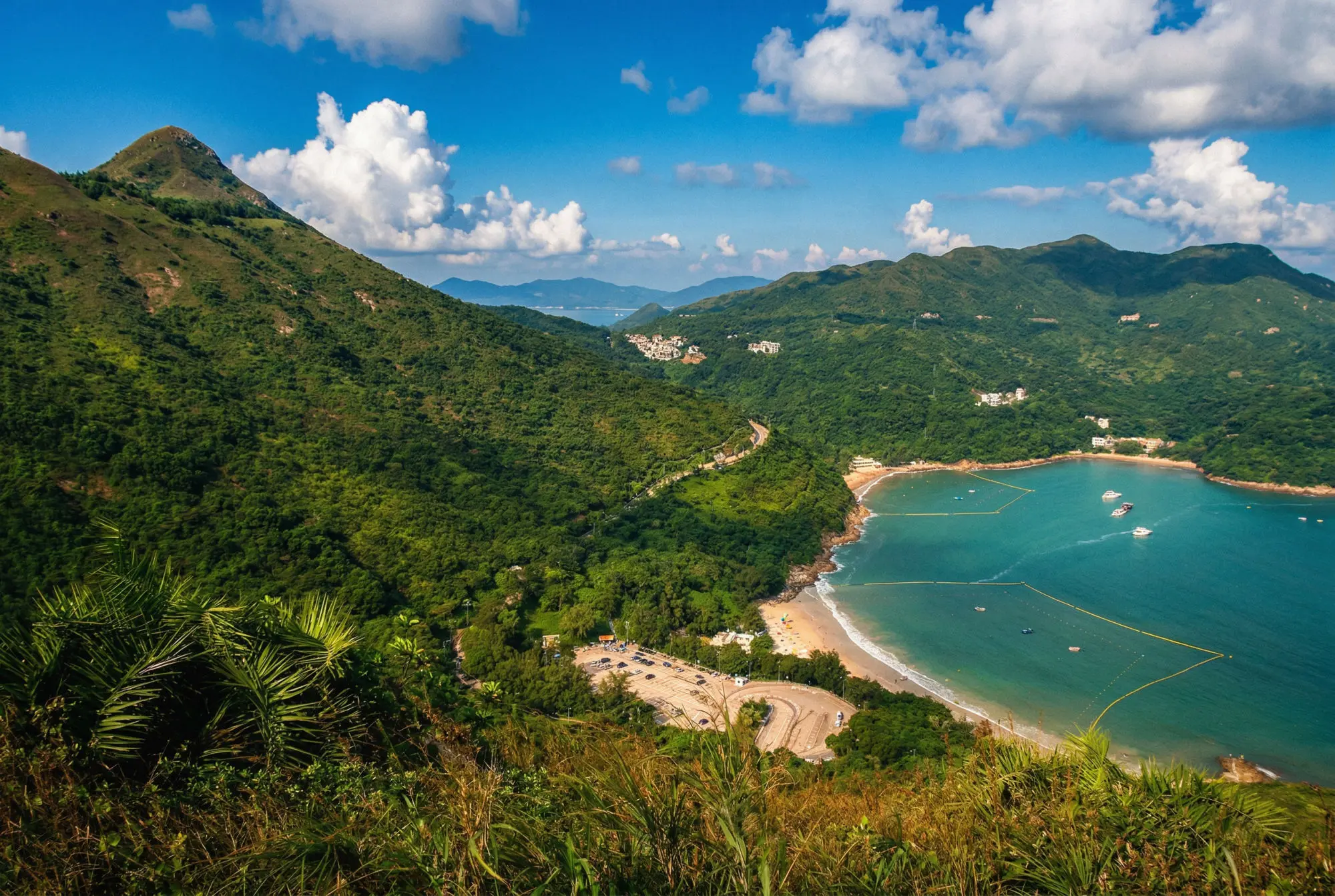 路線包括西貢大浪灣，雙鹿石澗，荔枝莊，浪茄，破邊洲，大金鐘，西貢古道，釣魚翁，鴨仔山，小夏威夷徑。